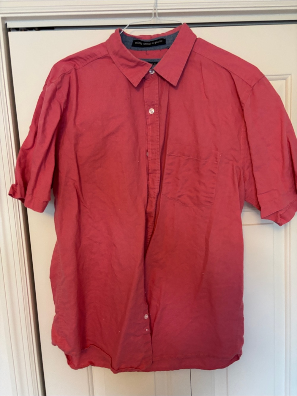 Vintage 1946 Men's Red Short-Sleeve Button-Down Shirt